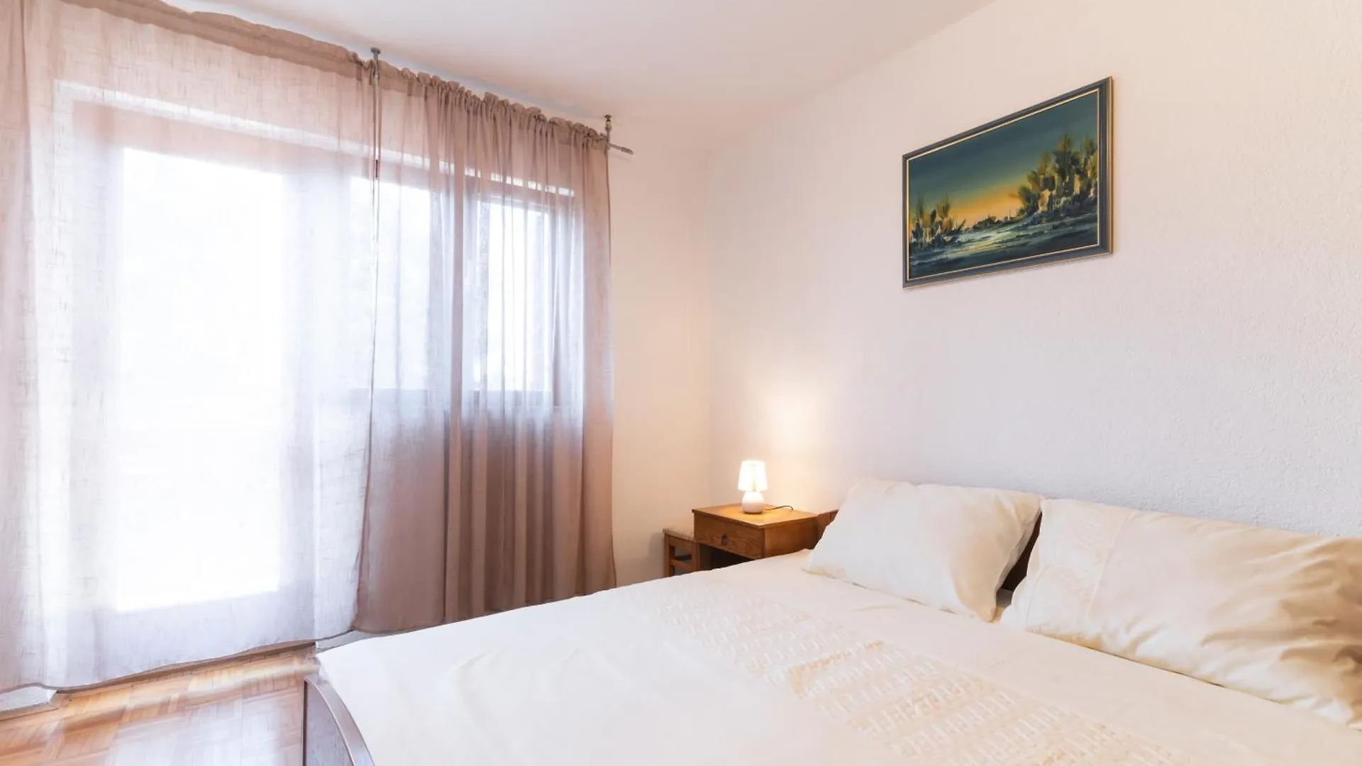 Apartments By The Sea Preko, Ugljan - 20210 0*, Preko